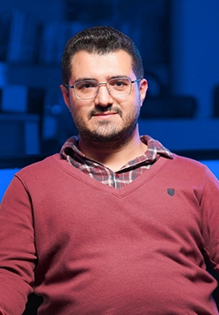 امیرحسین اکبری
